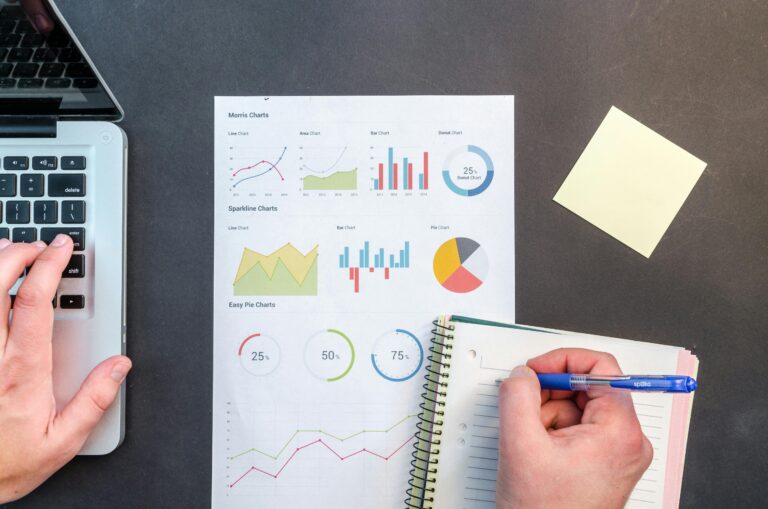 Cursei - Cursos e Artigos sobre saúde, hobbies e finanças - Cursei Cursos Online Como Economizar Dinheiro em Tempos de Crise: Dicas Práticas para o Seu Dia a Dia